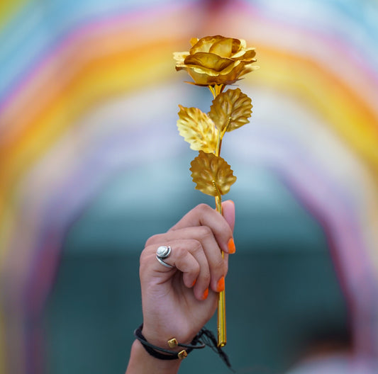 Forget Flowers, Give Forever: The 24K Golden Rose That Never Withers